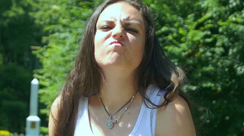 Girl hamming 库存影片 40432976