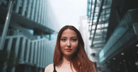 Girl looking at the camera and trying on vr goggles Stock Footage 201677345