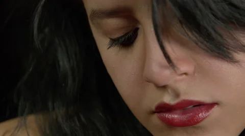 Girl looking into camera Vidéo 59830055