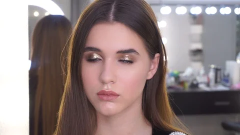 Girl make make-up Stock Footage 103249346