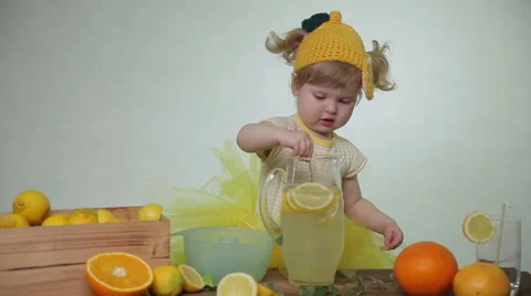 Girl making lemonade Stock Footage 61497698