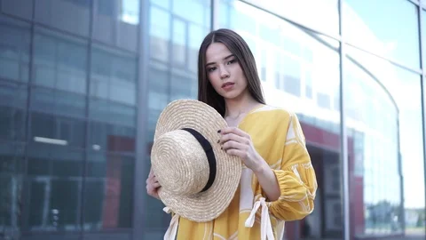 Girl model posing Video stock 110607986