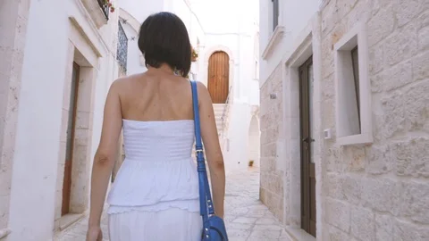 Girl in ostuni Video stock 95978237