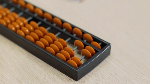 Girl performs arithmetic tasks in Japanese close-up accounts Video stock 77337356