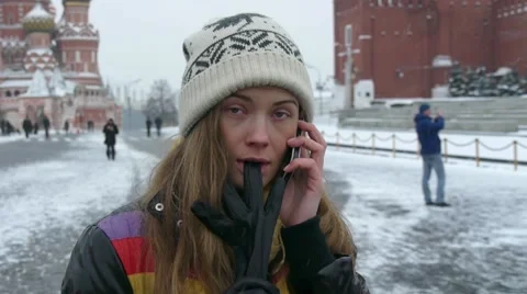 Girl on the Red Square 스톡 동영상 54291228