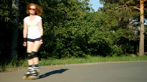 Girl roller skating Stock-Footage 39192718
