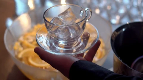 Girl self-serving coctail into cup 動画素材 100469730