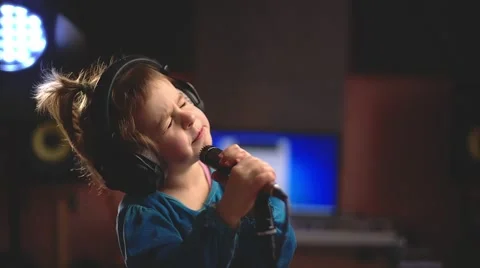 Girl is singing Stock Footage 47525975