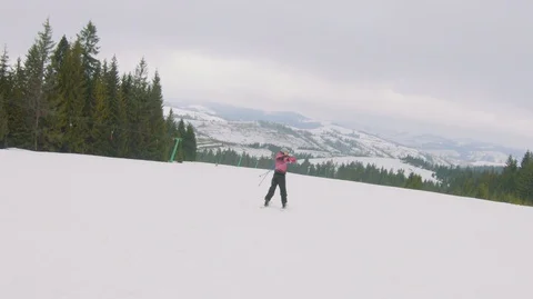 Girl skiing in the Carpathians Video stock 87994953