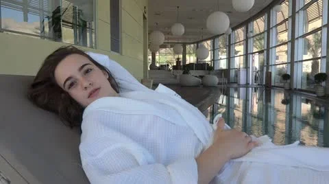 Girl in spa Video stock 12978995