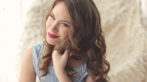 The girl in the Studio on the swing 動画素材 71815257