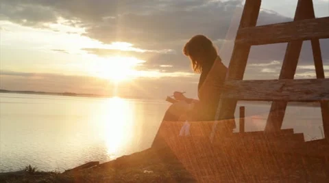 Girl on sunset Video stock 11043750