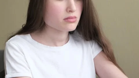 Girl using a computer, works at the computer Stock-Footage 130533398