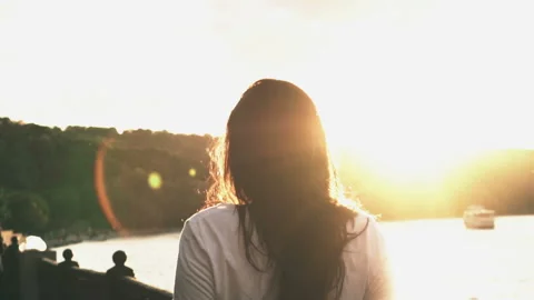 The girl walking Stock-Footage 93558247