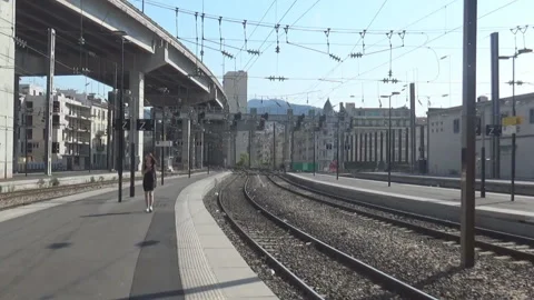 Girl walking on the platform Video stock 114708962