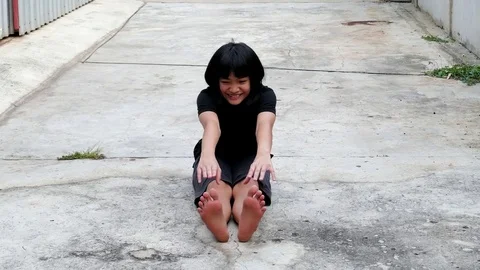 Girl warm up. Stock-Footage 75243537