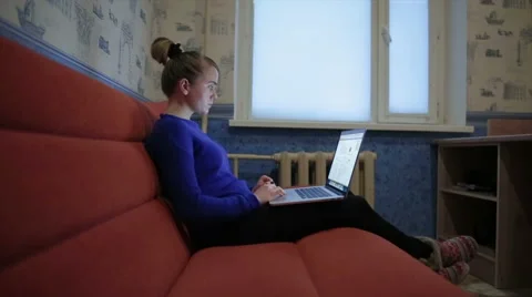 Girl works at the computer Stock Footage 59961884