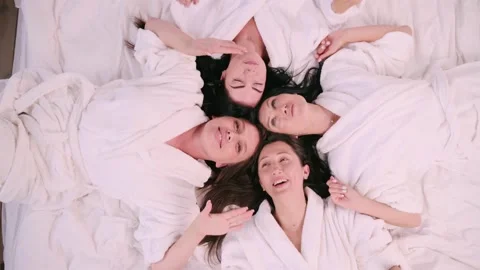 Girlfriends are having fun. Video stock 207444406