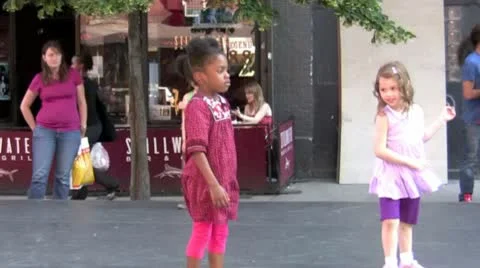 Girls Dance In NYC 動画素材 10588009