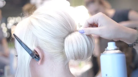 Girls do make-up and cool hairstyles. Stock Footage 111287655