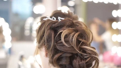 Girls do make-up and cool hairstyles. Stock Footage 111287682