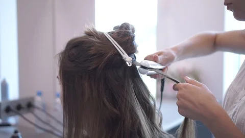 Girls do make-up and cool hairstyles. Stock Footage 111287722