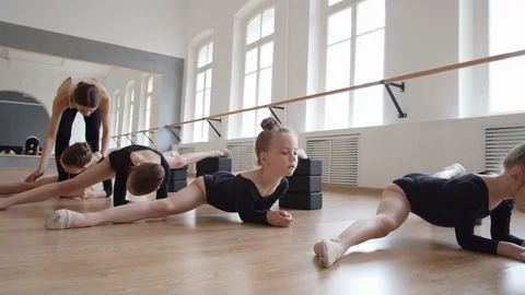 Girls Doing Split in Ballet School Video stock 114226291