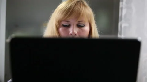 The girl's eyes working on computer Stock Footage 65291047