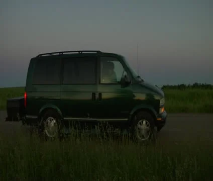 Girls getting in van Video stock 21814901