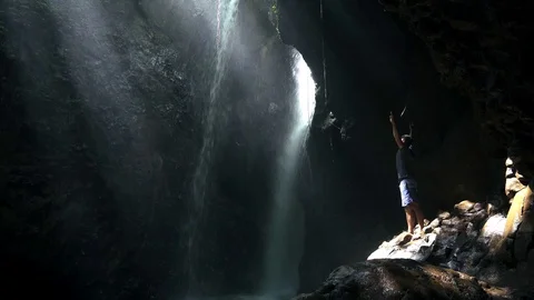 The Gitgit waterfall on the island of Bali. Video stock 126033340