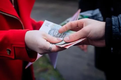  give money  Stock Photos