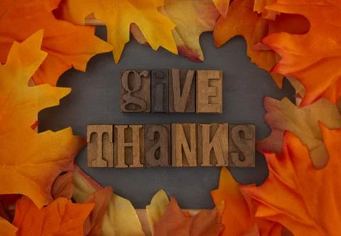 Give Thanks Background with Fall Leaf Boarder Foto stock