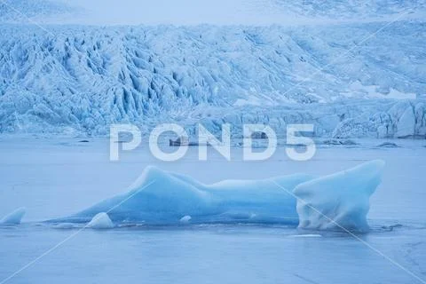 Glacier along the Southern shore of Iceland., icebergs are frozen into the lagoo Stock Photos