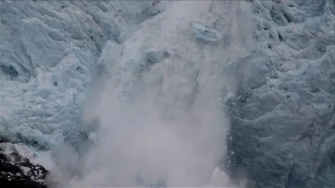 Glacier Calving in Slow Motion Vidéo 76766696