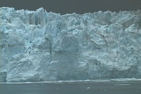 Glacier Calvitating big chunk Stock Footage 305898