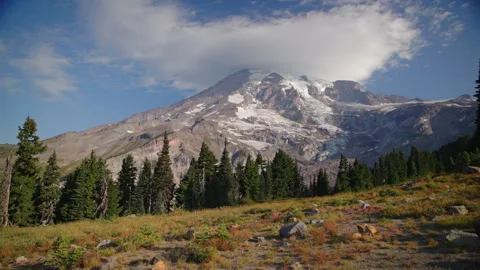 Glacier Covered Summit of Mount Rainier National Park Washington in Late Summer. Видео 344513949