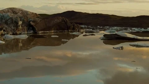 Glacier Lagoon in Iceland at Sunset Video stock 320508566