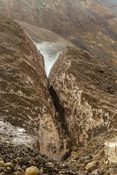 Glaciers on slopes of the active volcano Mutnovsky 스톡 사진