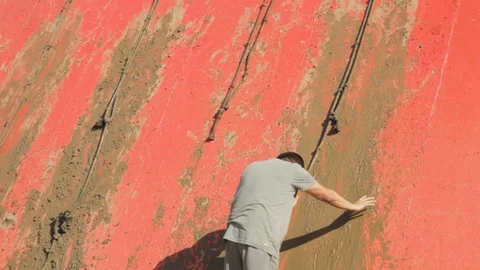 Gladiator athlete defeated at the wall claim 動画素材 88918229