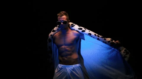 Glamorous guy dancing Vídeo Stock 92498100
