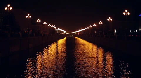 The glare of the lights on the water Stock Footage 65394690