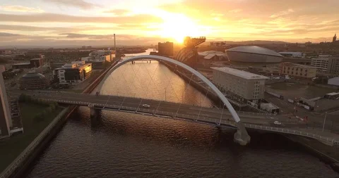Glasgow Arc Bridge over the river clyde 4K Stock-Footage 86383397