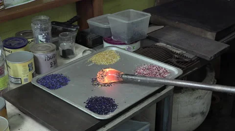 Glass-blower working in his workshop Video stock 58208922