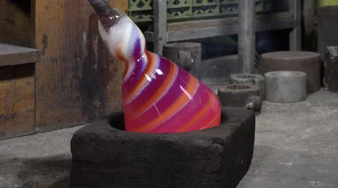 Glass-blower working in his workshop Video stock 58224452