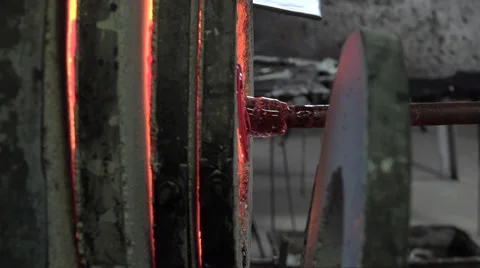 Glass-blower working in his workshop Video stock 58232767