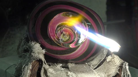 Glass-blower working in his workshop Video stock 58233099