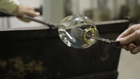 Glass blowing shaping Stock Footage 92111337