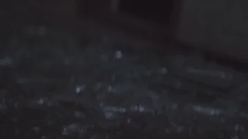Glass on floor Видео 85843798