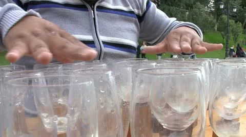 Glass Player 動画素材 12360500