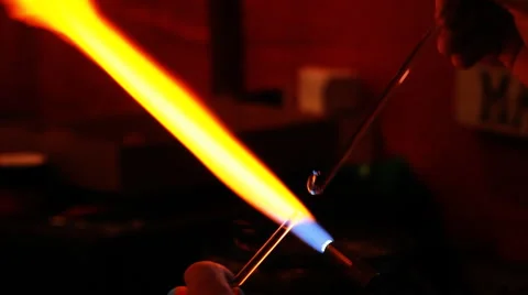 Glass sculptor at work Video stock 911438